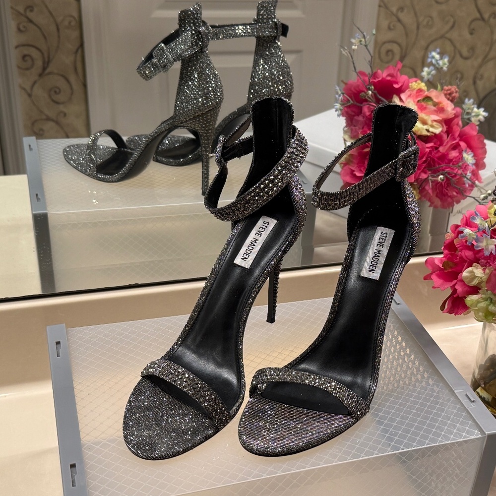 Steve Madden Mischa Rhinestone Crystal Pointy Toe Heels Shoes Stiletto 11 NEW